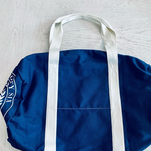 PINK Victoria's Secret Navy White Zip Tote Duffel Travel Overnight Bag Luggage - Picture 5 of 7
